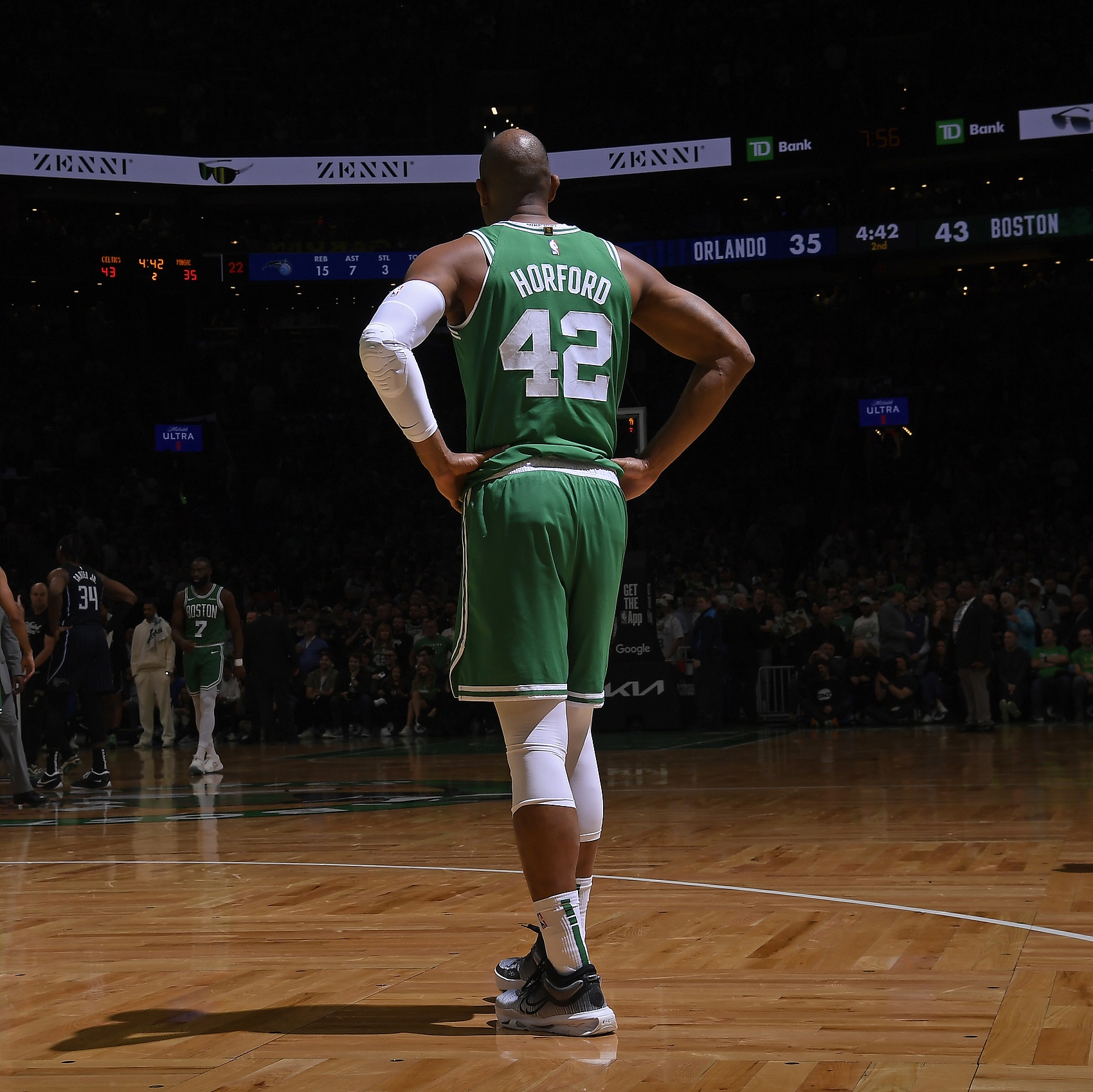 赛程安排-绿军随队记者透露霍福德薪资前景 若未加盟勇士或考虑结束职业生涯