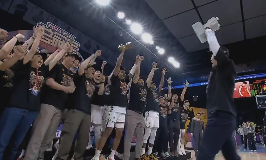 赛程安排-龙争虎斗!CBA新赛季夺冠潜力排名!辽篮排第五,第一让人意外