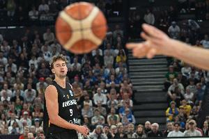 注册观看-两队唯一得分上双！小瓦格纳半场10中3拿到10分3板2助