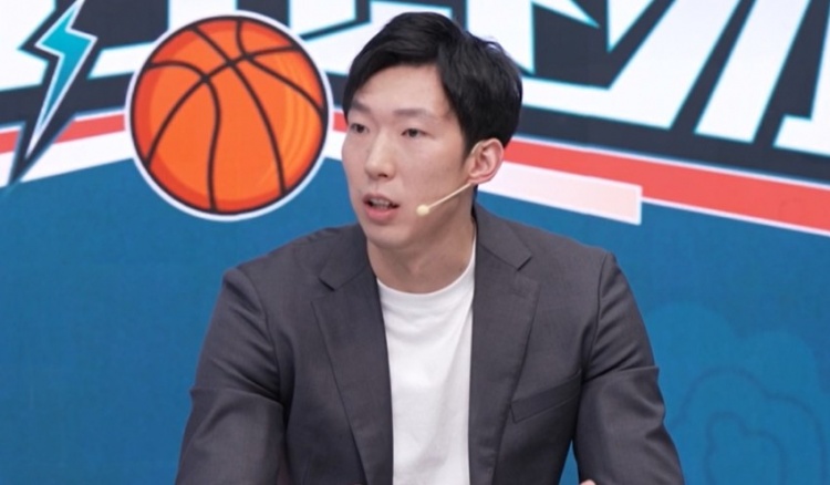 周琦透露赴美治疗细节：签证延误推迟行程 术后仅休养数日便返程