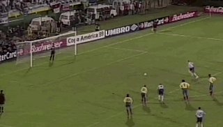 1728458245121024576.gif 注册观看-别迷信“职业”人士,点球被他们玩成了奇葩…