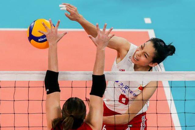 注册观看-【早报】别人的射手纷纷双响！曼联射手1亿欧在路上！